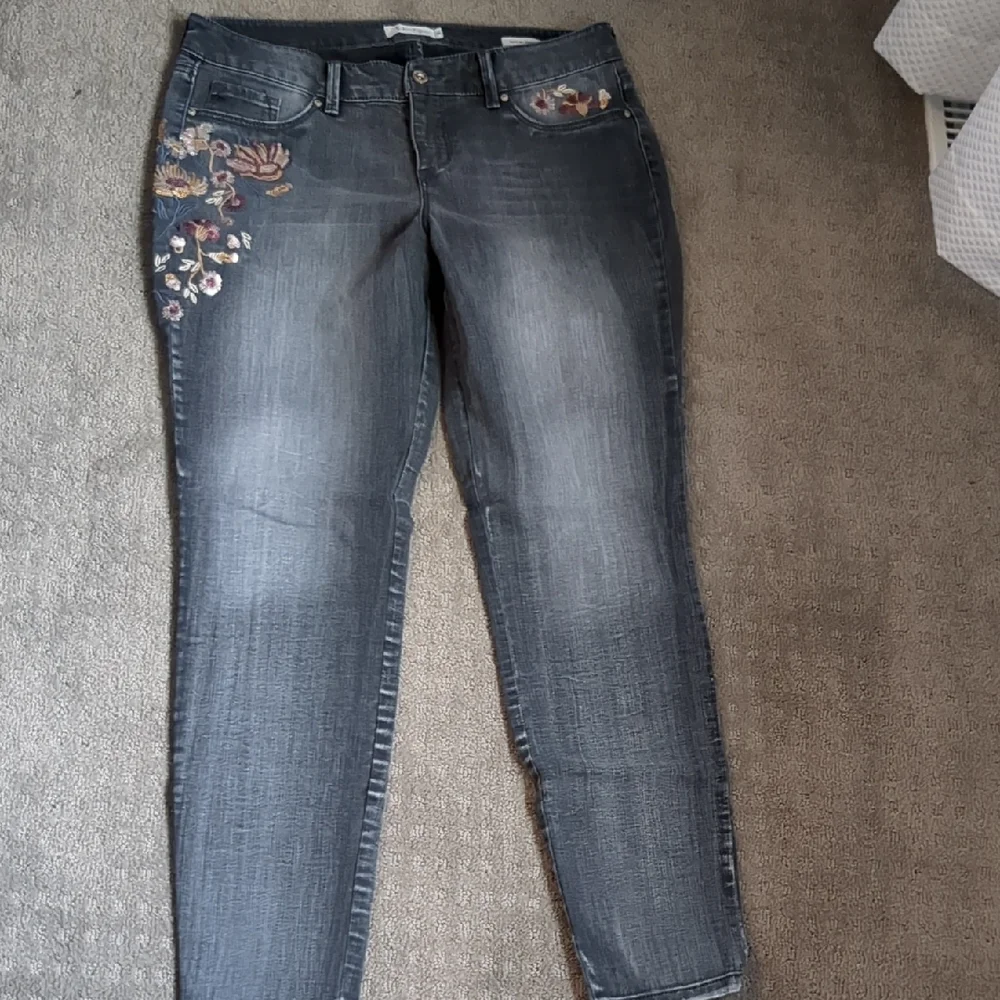 Floral Embroidered/Sequin Gray Jeans - Picture 3 of 11
